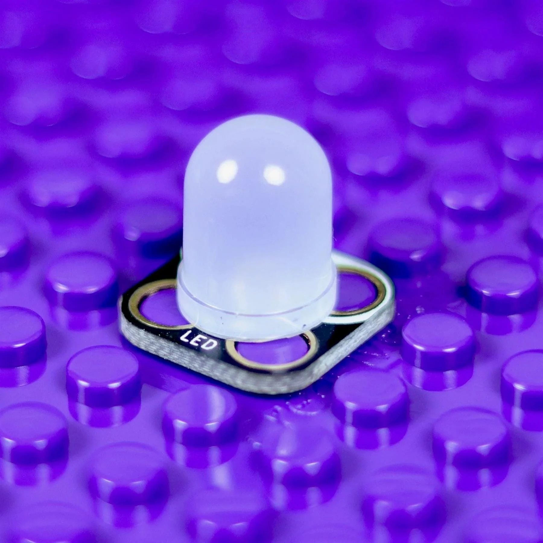 Jumbo Diffused LED Chip - Colour Cycling [discontinued]