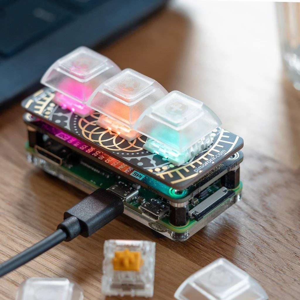 Keybow Kit (3-key) – Clicky keys
